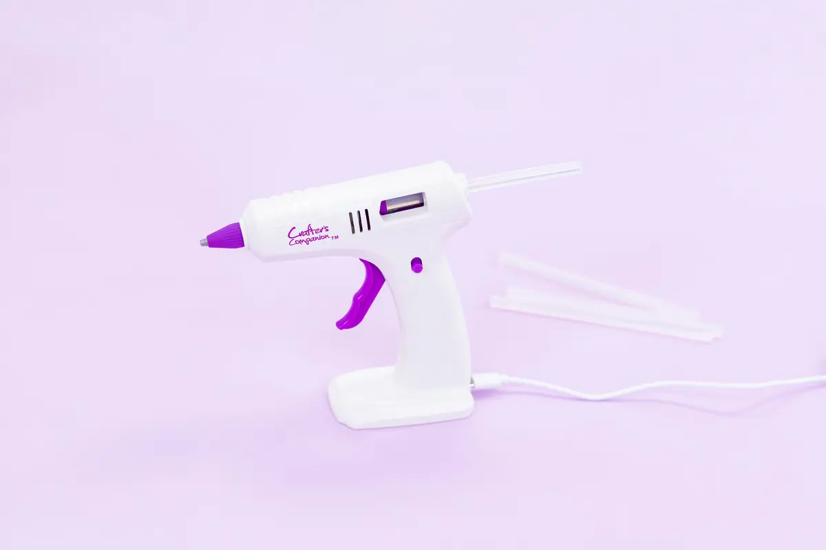 Crafters Companion - Cordless Glue Gun 1
