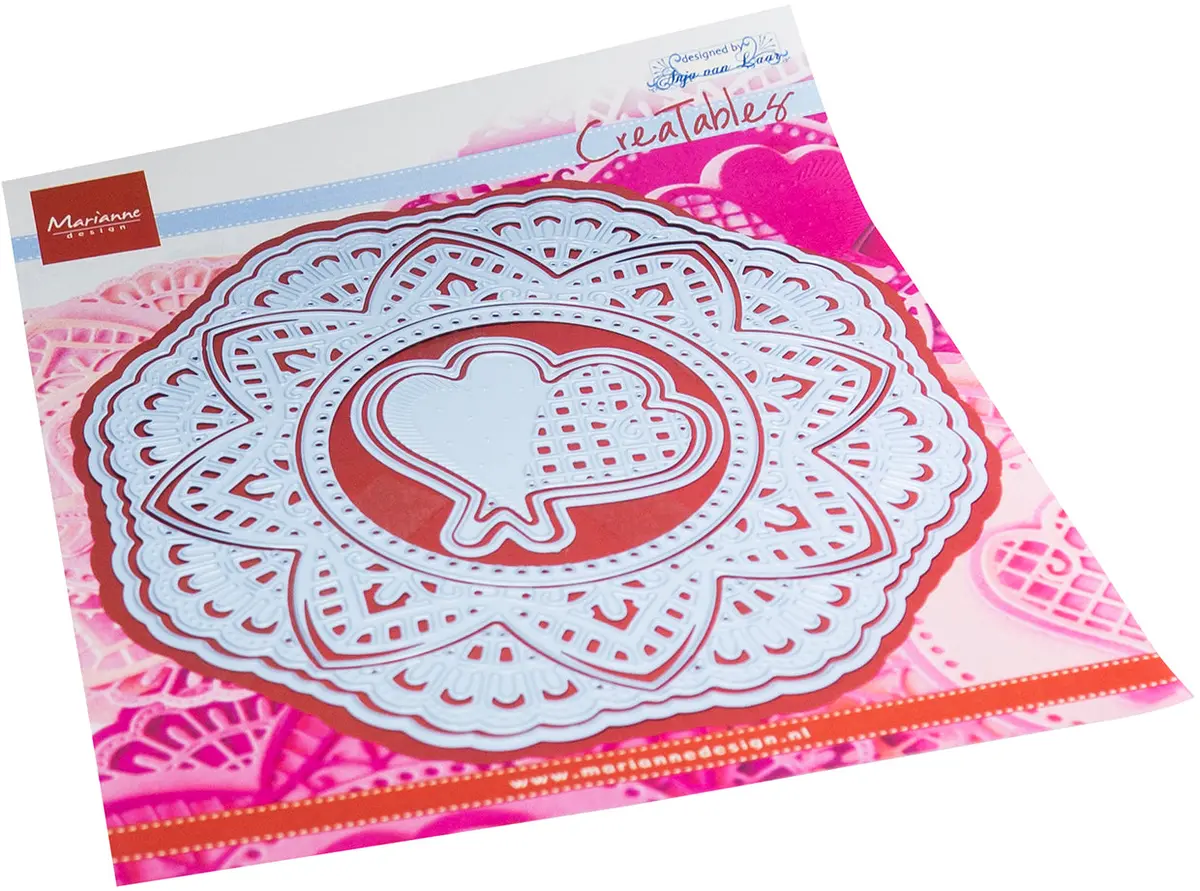 Marianne Design Creatables Die - Anja's Elegant Circle With Hearts 1
