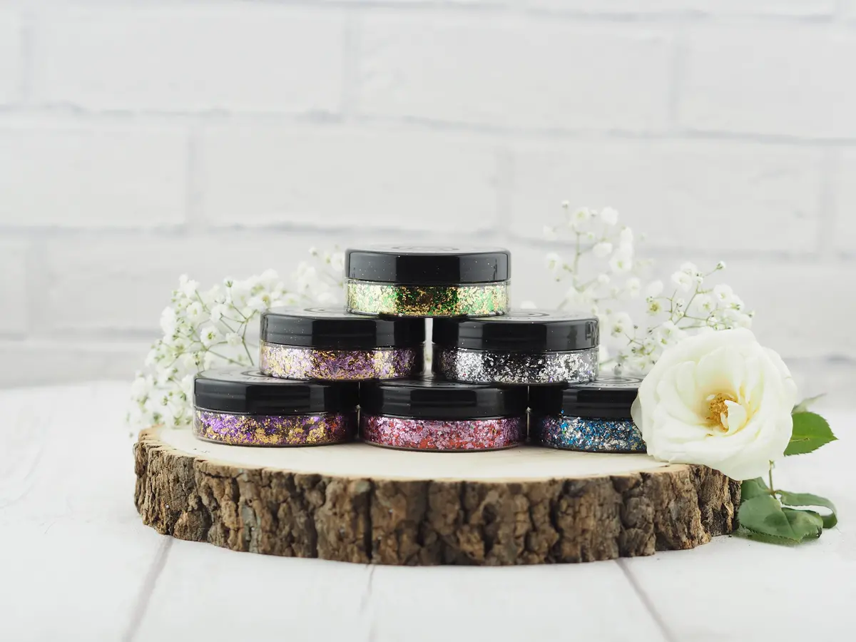 Cosmic Shimmer Aurora Flakes 50Ml 1