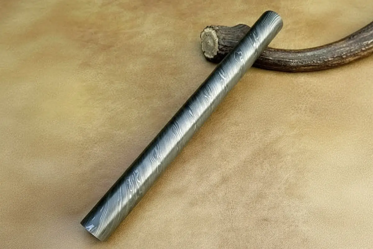 Custom Hand Made Damascus Steel De-0068 1