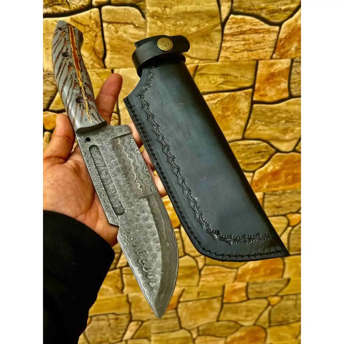 Damascus Hunting Knife With Grey Pinecone Handle | Full Tang + Black Leather Sheath 1