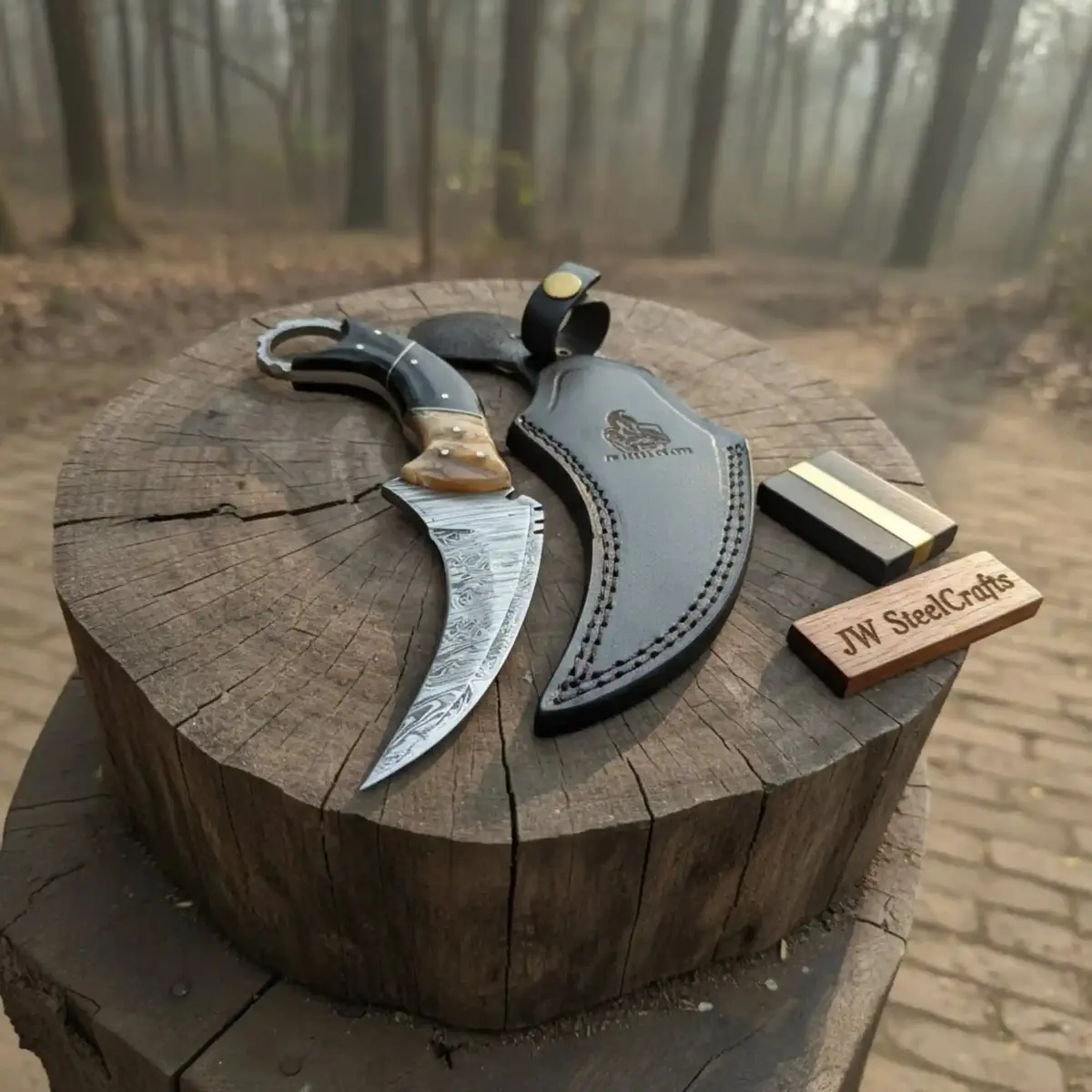 Handmade Custom Damascus Karambit Knife. 1